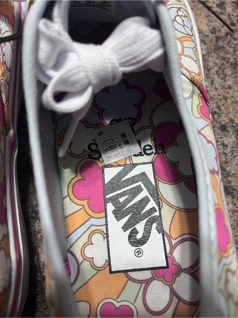 Vans Floral Low-Top Sneakers in Pink, Orange, Cream, Light Blue - Picture 4 of 7